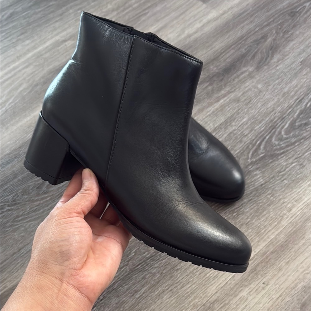 Naturalizer Black Ankle Boots Chunky Heel Waterproof 7 WIDE Leather Booties